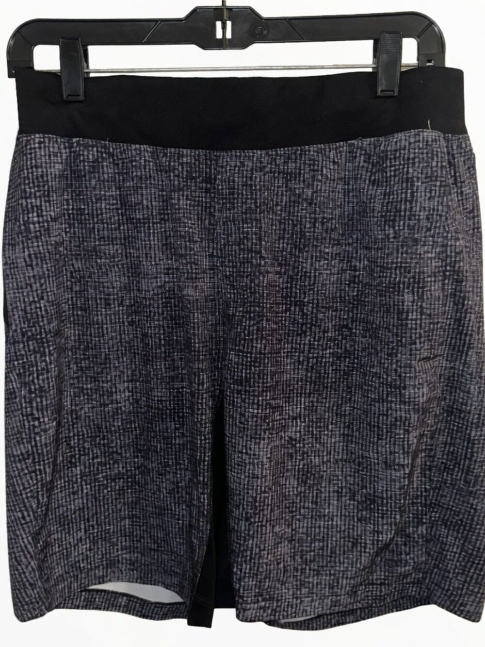 Lululemon T.H.E. Short 7” - Size Medium- Heathered Texture Printed Grey / Coal